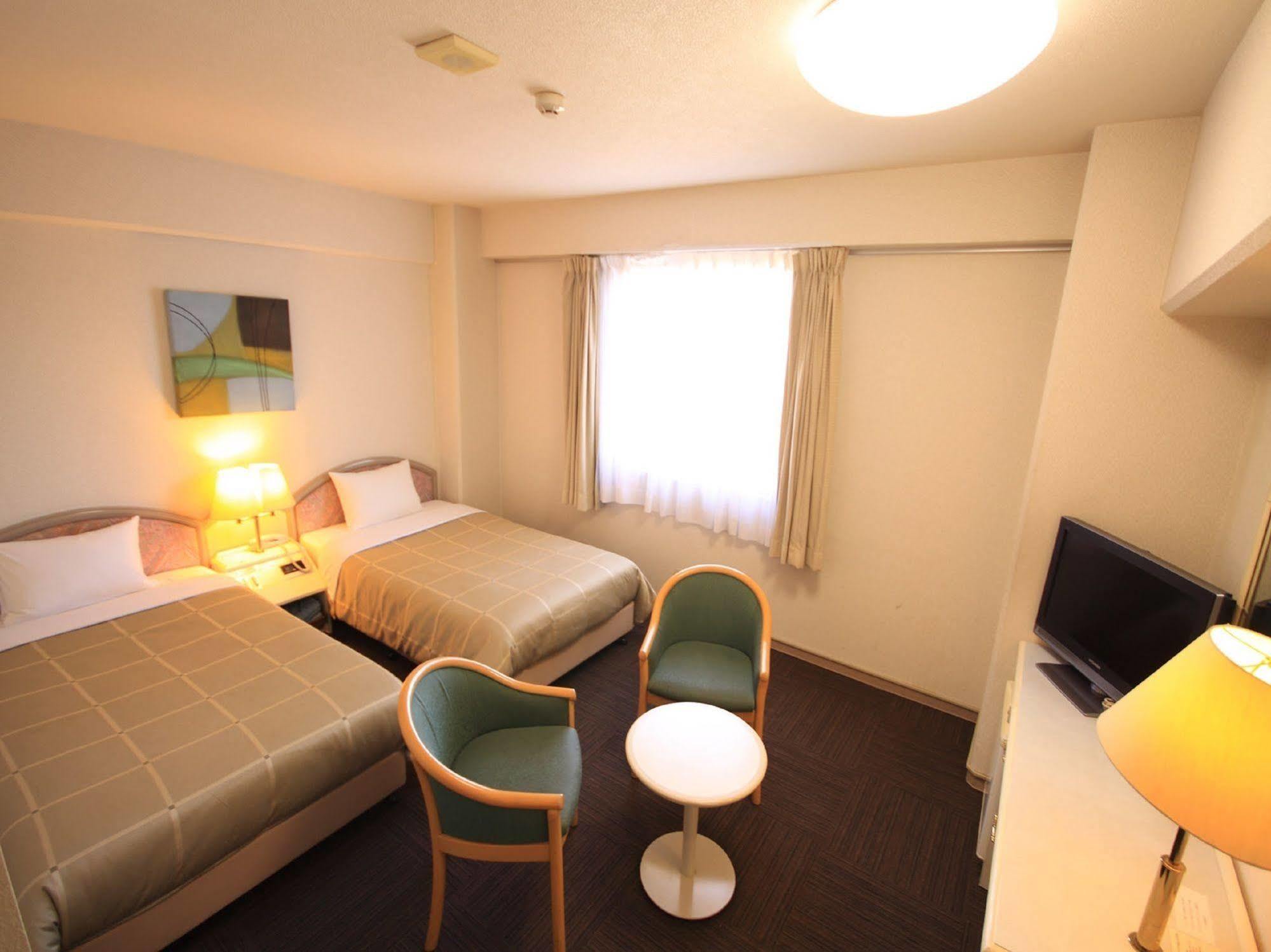Hotel Route-Inn Kitamatsudo Ekimae Экстерьер фото